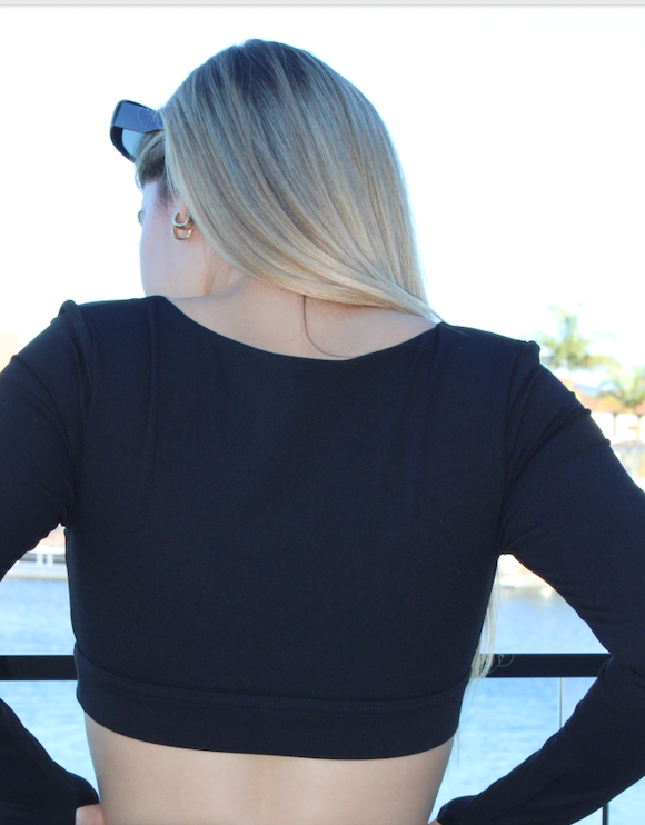 Dark desires with no cross- bra